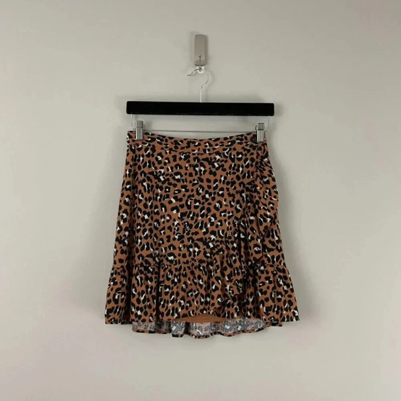 Rails Maci Ruffle Wrap Skirt in Golden Leopard Size Small - Picture 1 of 5